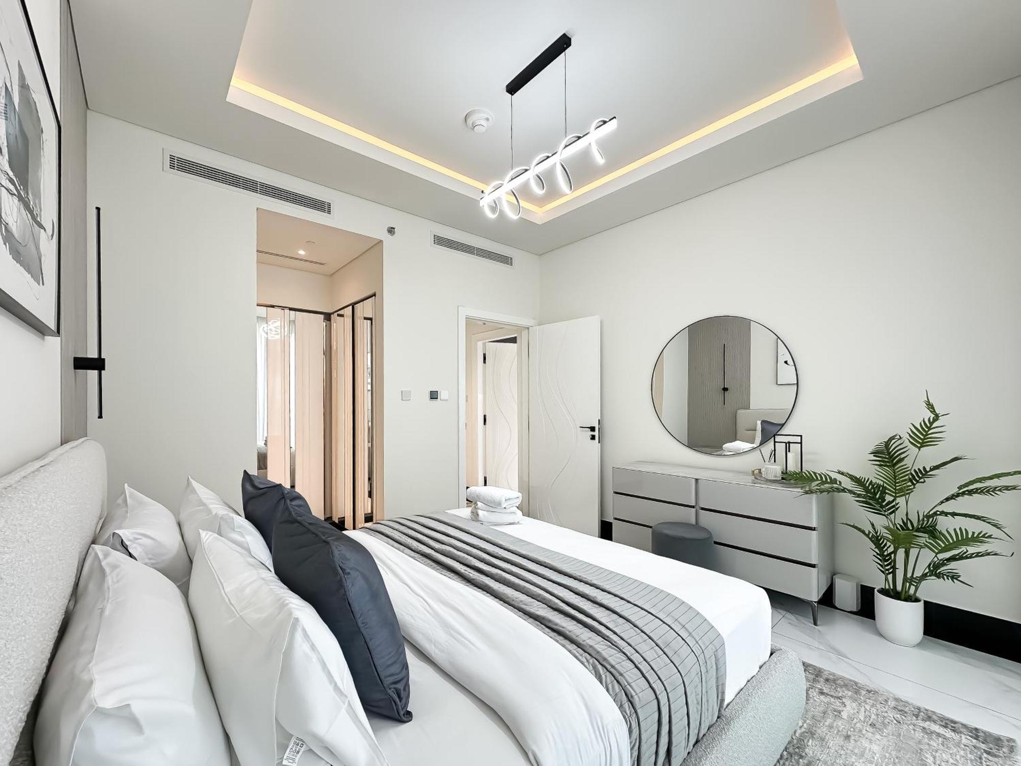 Trophy-lux 1br Jacuzzi Busbay W Big Balcony Dubaï