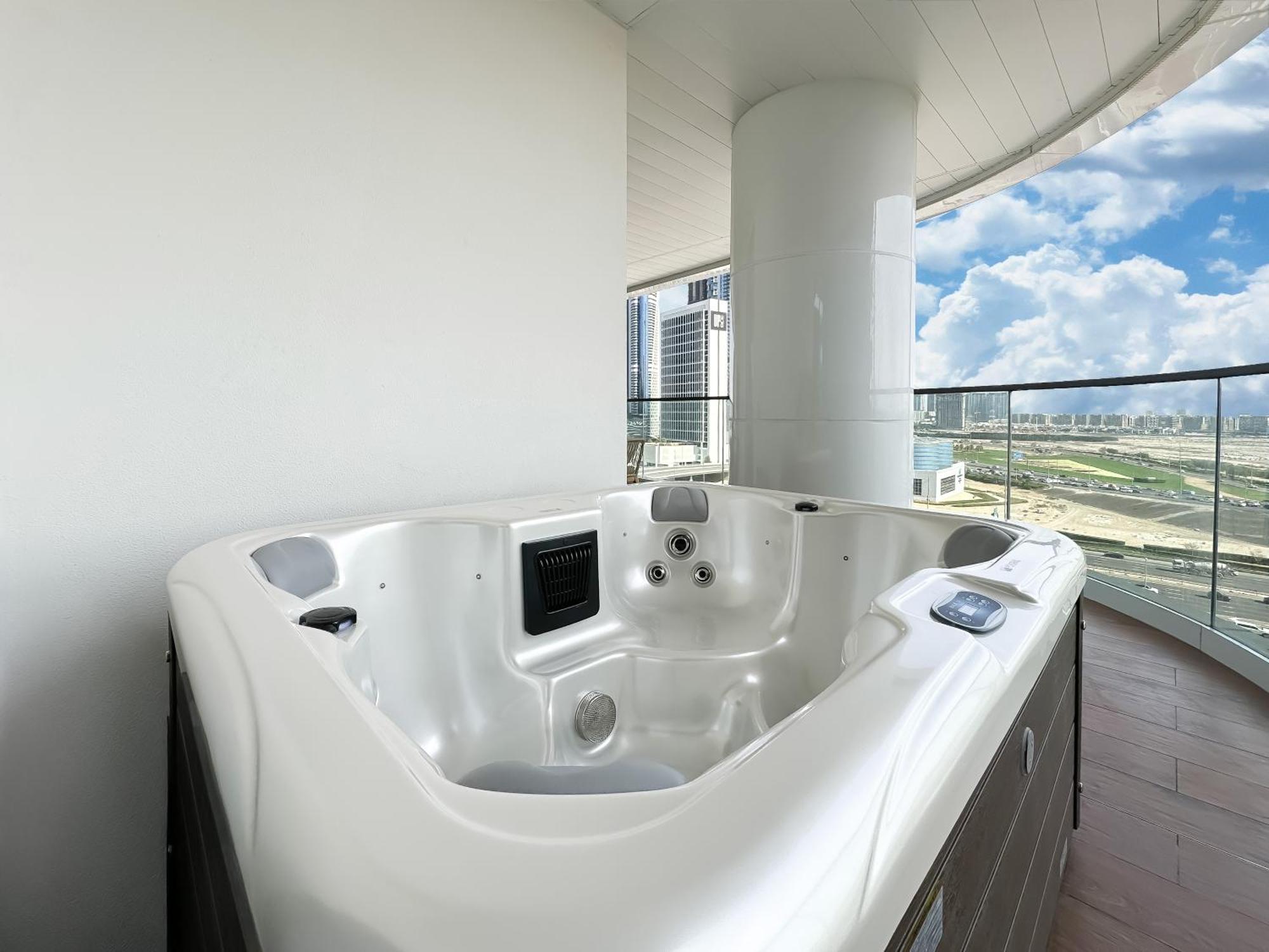 Appartement Trophy-lux 1br Jacuzzi Busbay W Big Balcony *