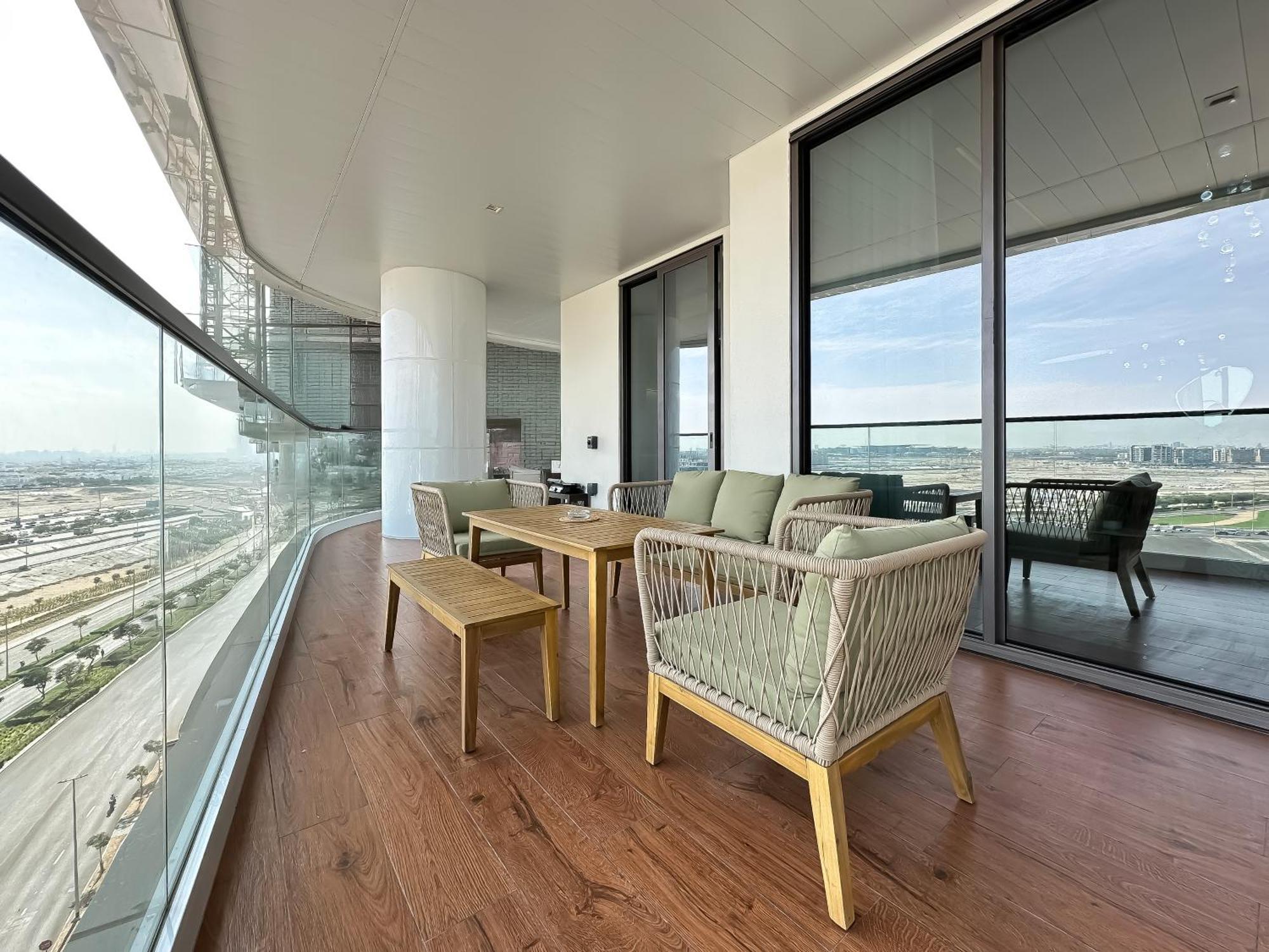 Appartement Trophy-lux 1br Jacuzzi Busbay W Big Balcony Dubaï