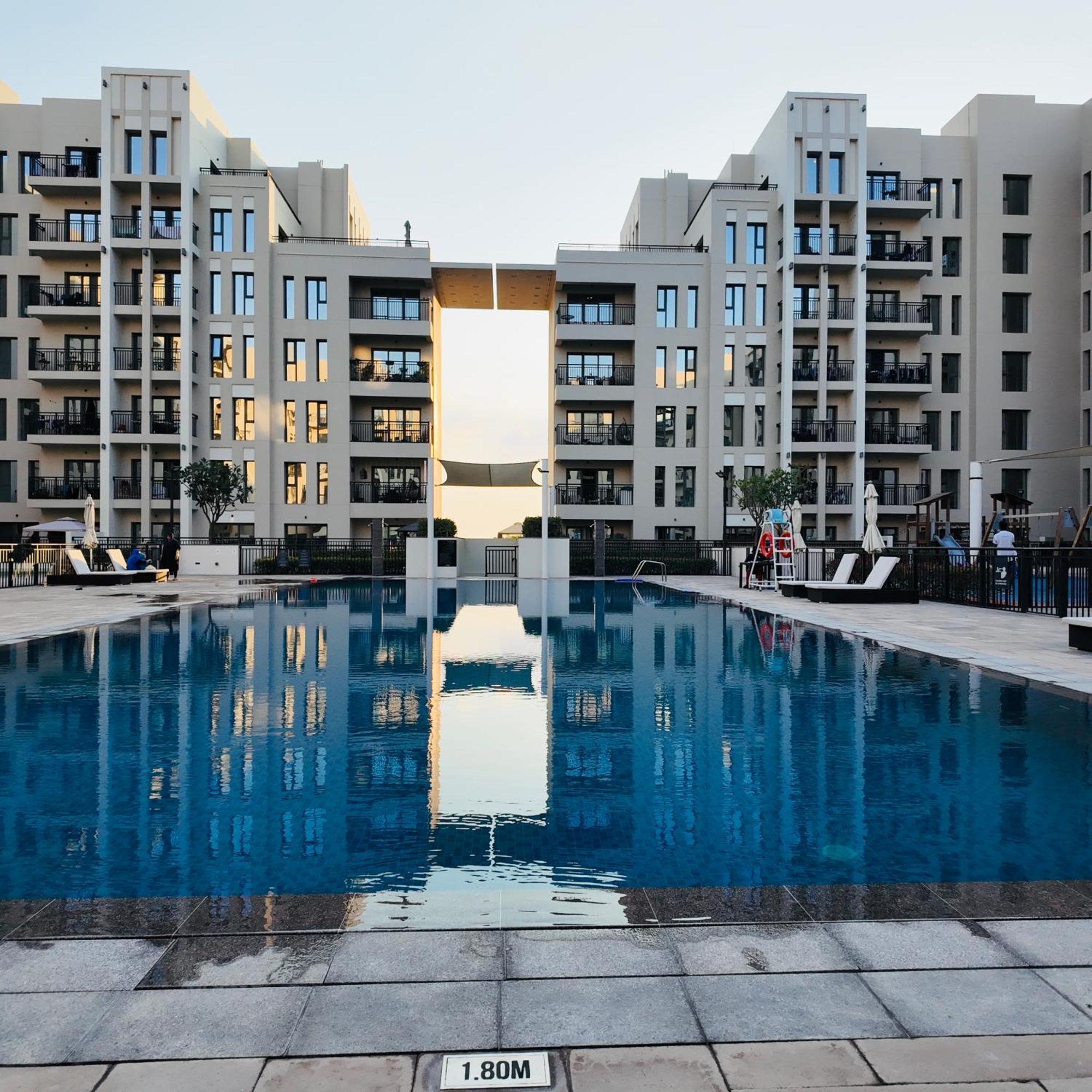Lovely Calm 3br Easy Accessibility To With Huge Balcony And Pool View Town Square Appartement Dubaï