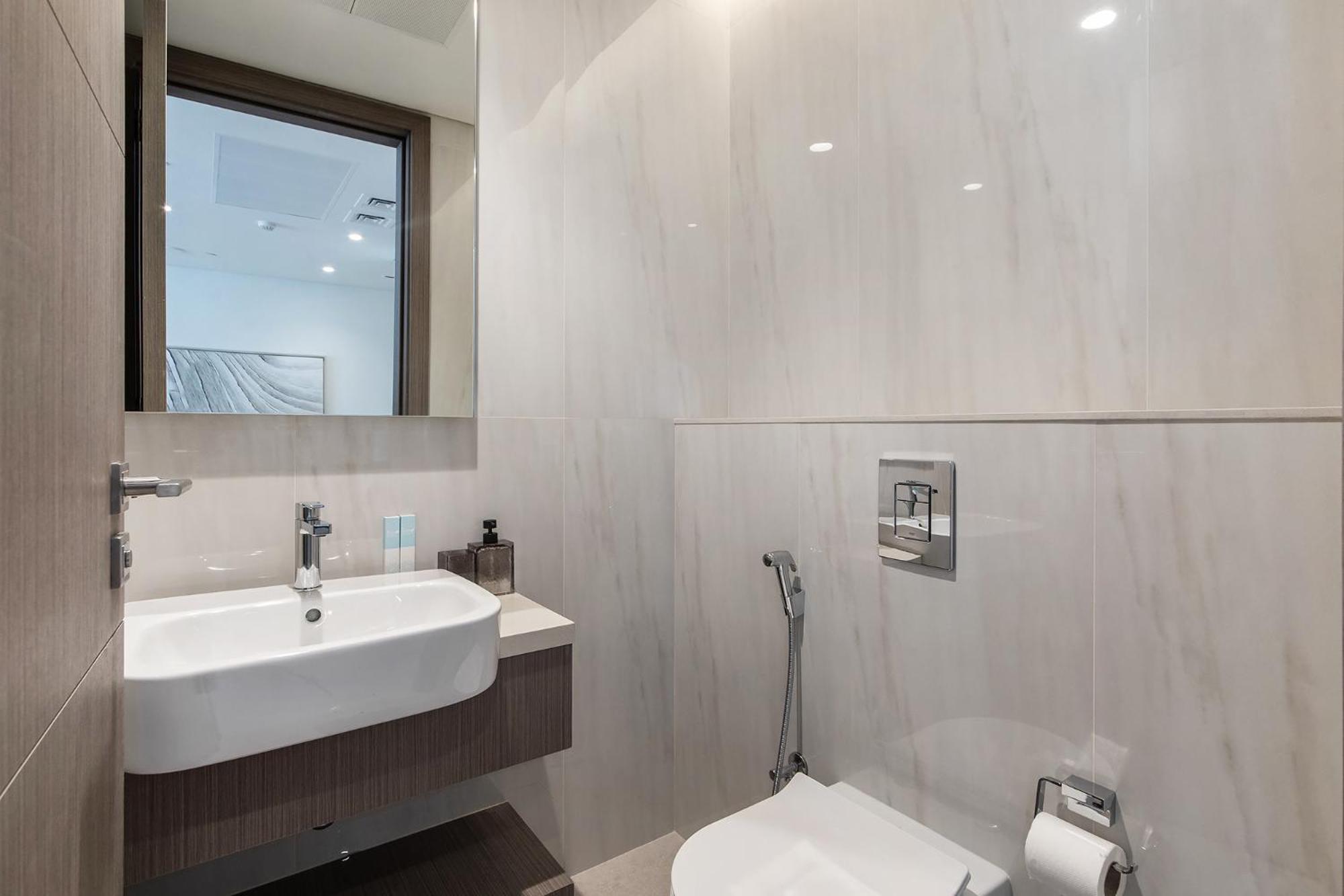 High-rise 1bdr In Business Bay *