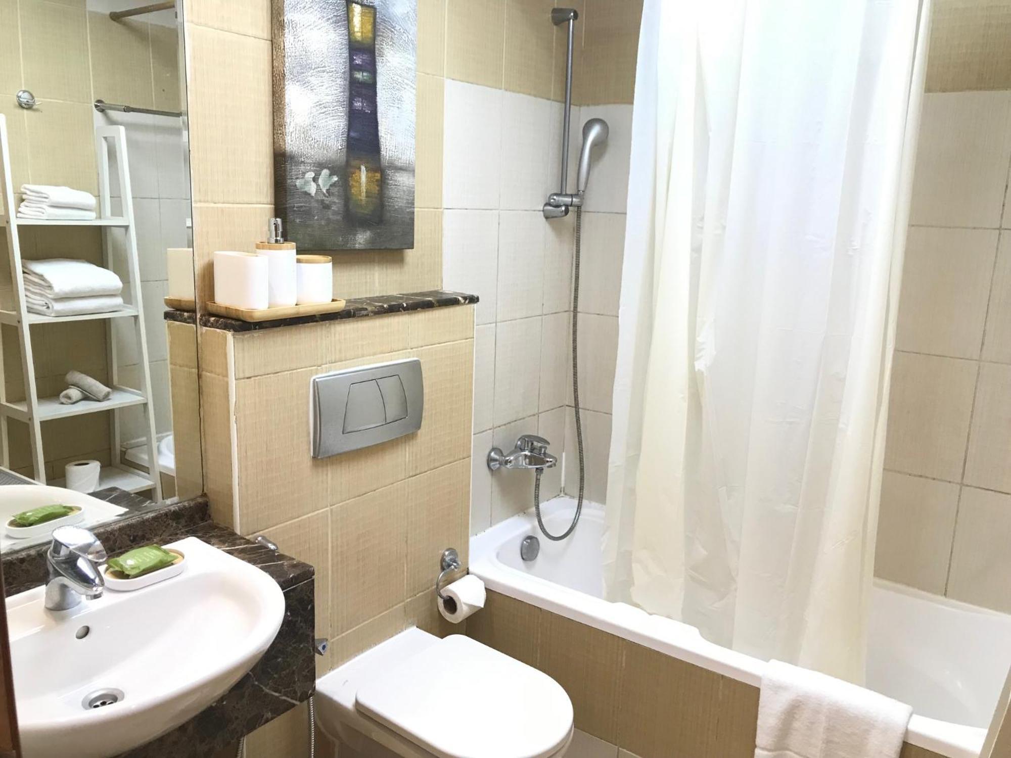 Cozy One Bedroom Close To And Metro Station Apartamento *
