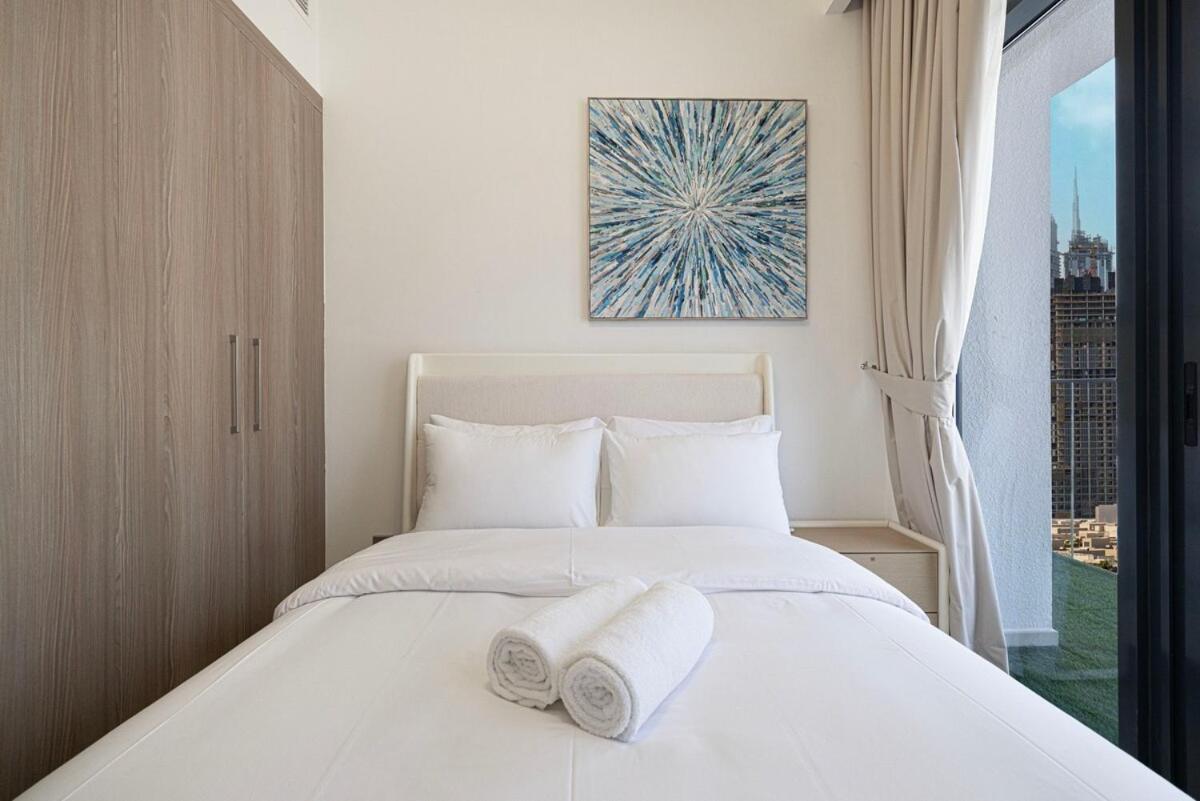 Tick - 2br With Balcony In Azizi Riviera Appartement Dubaï