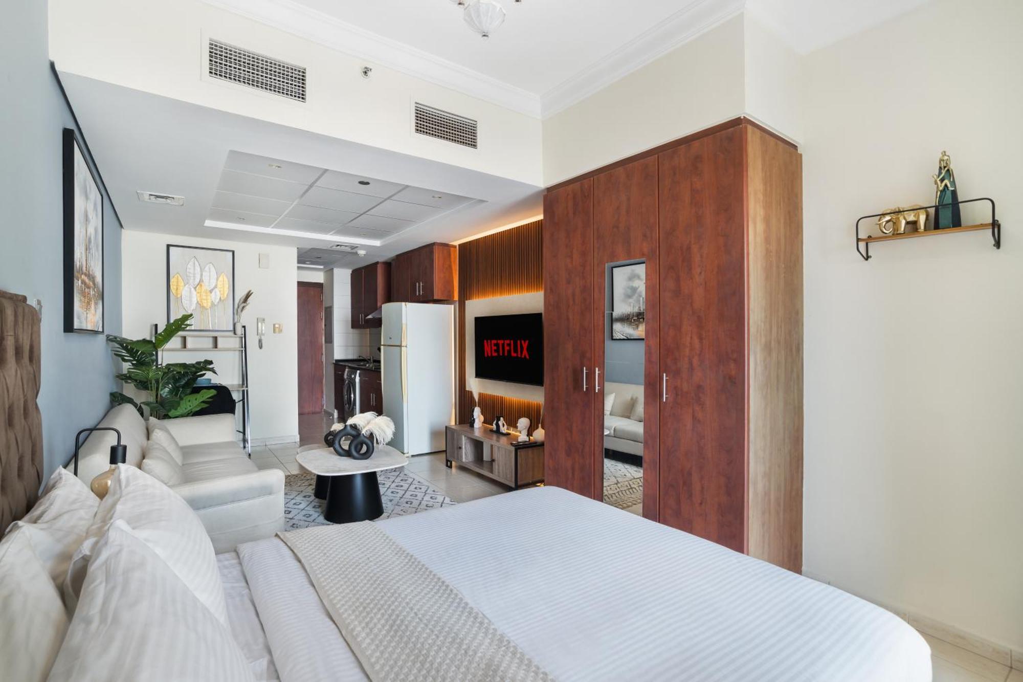 Opulence In Lakeview Tower Jlt Near Metro Appartement Dubaï