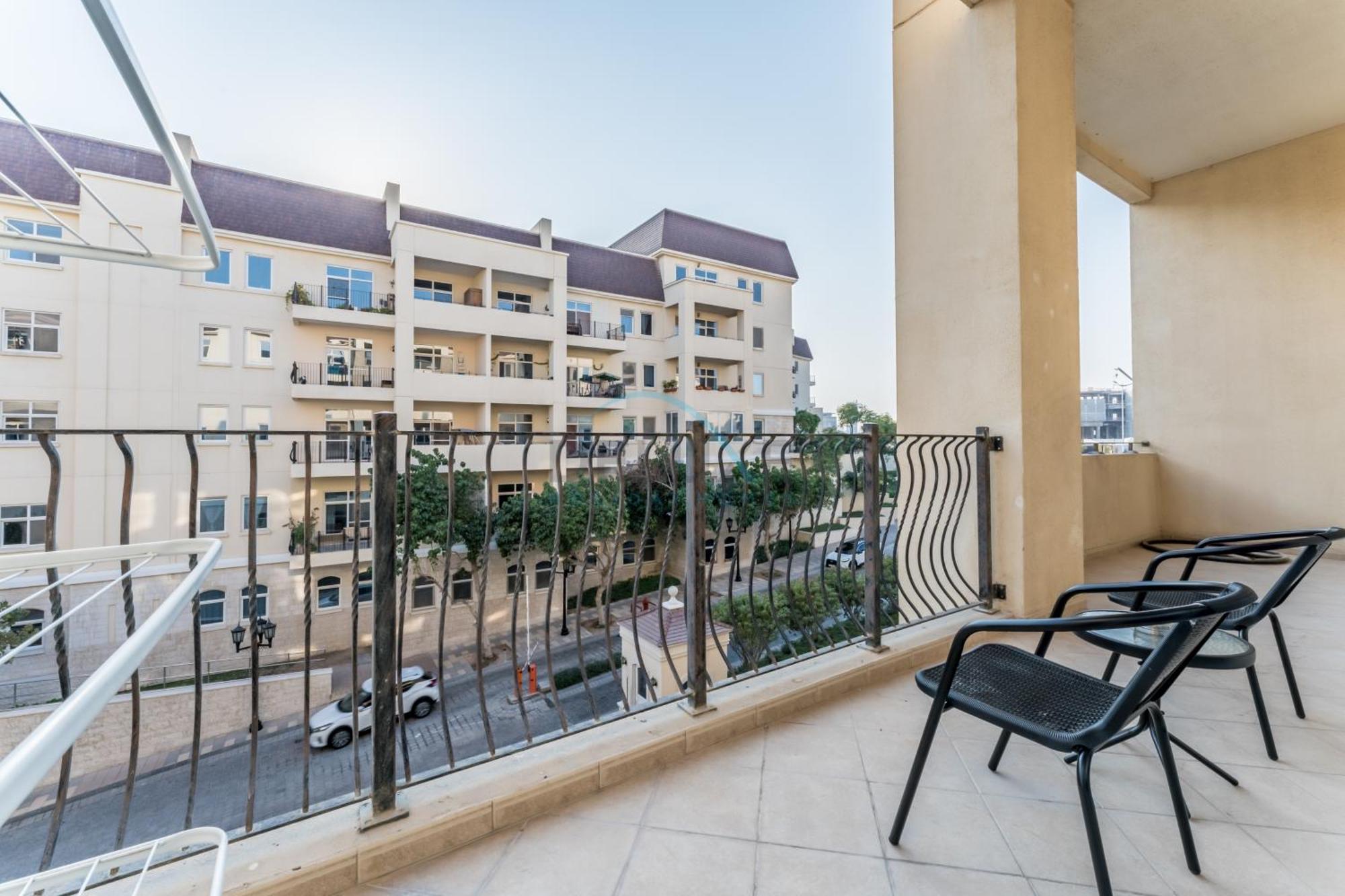 Appartement Community View 2br With Private Balcony Near Golf Club, Sherlock House 2, Motor By Deluxe Homes