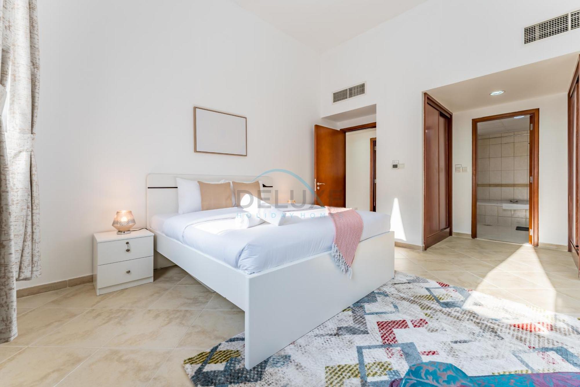 Community View 2br With Private Balcony Near Golf Club, Sherlock House 2, Motor By Deluxe Homes *