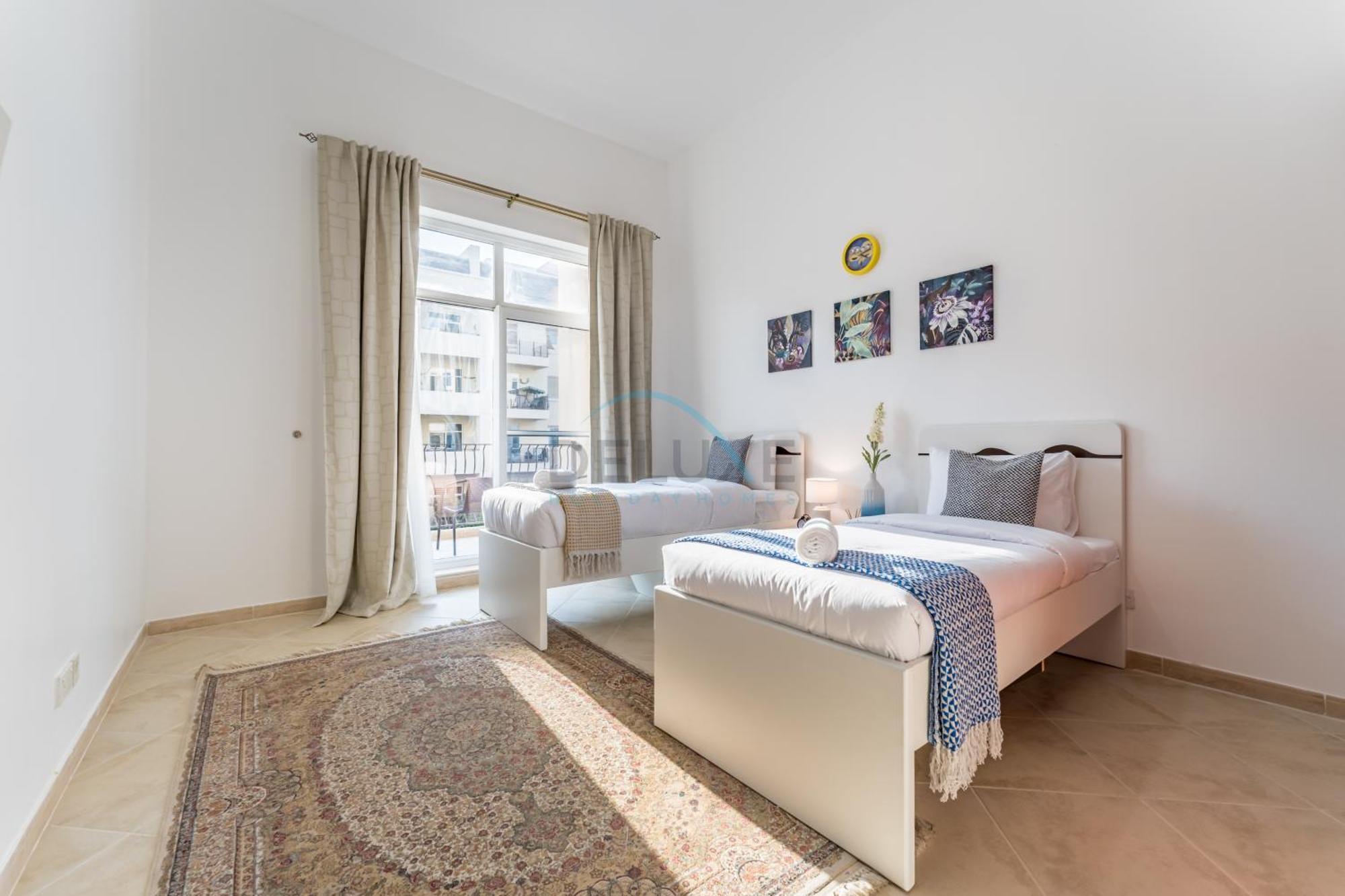 Community View 2br With Private Balcony Near Golf Club, Sherlock House 2, Motor By Deluxe Homes Appartement *