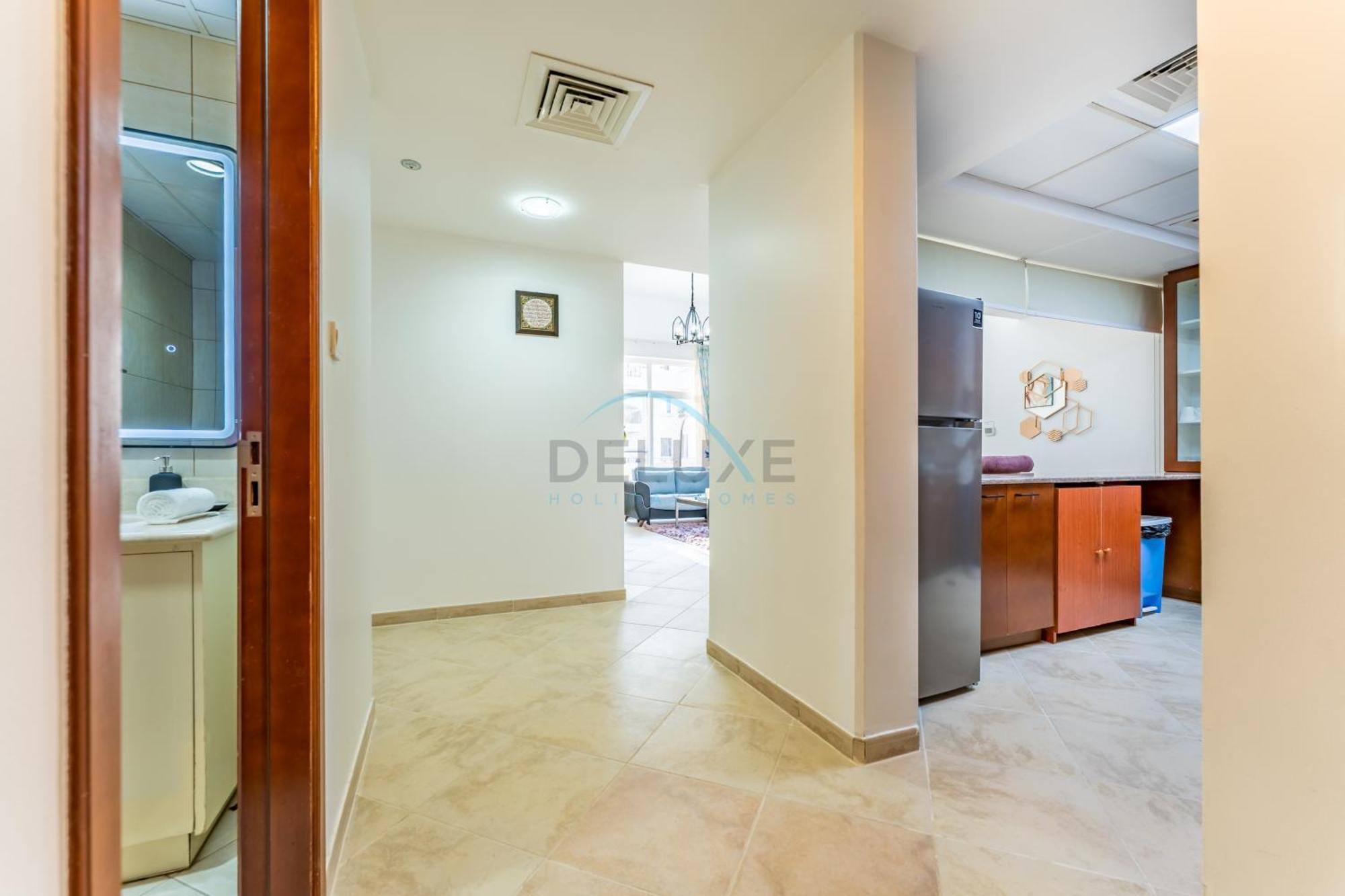 Community View 2br With Private Balcony Near Golf Club, Sherlock House 2, Motor By Deluxe Homes Dubaï