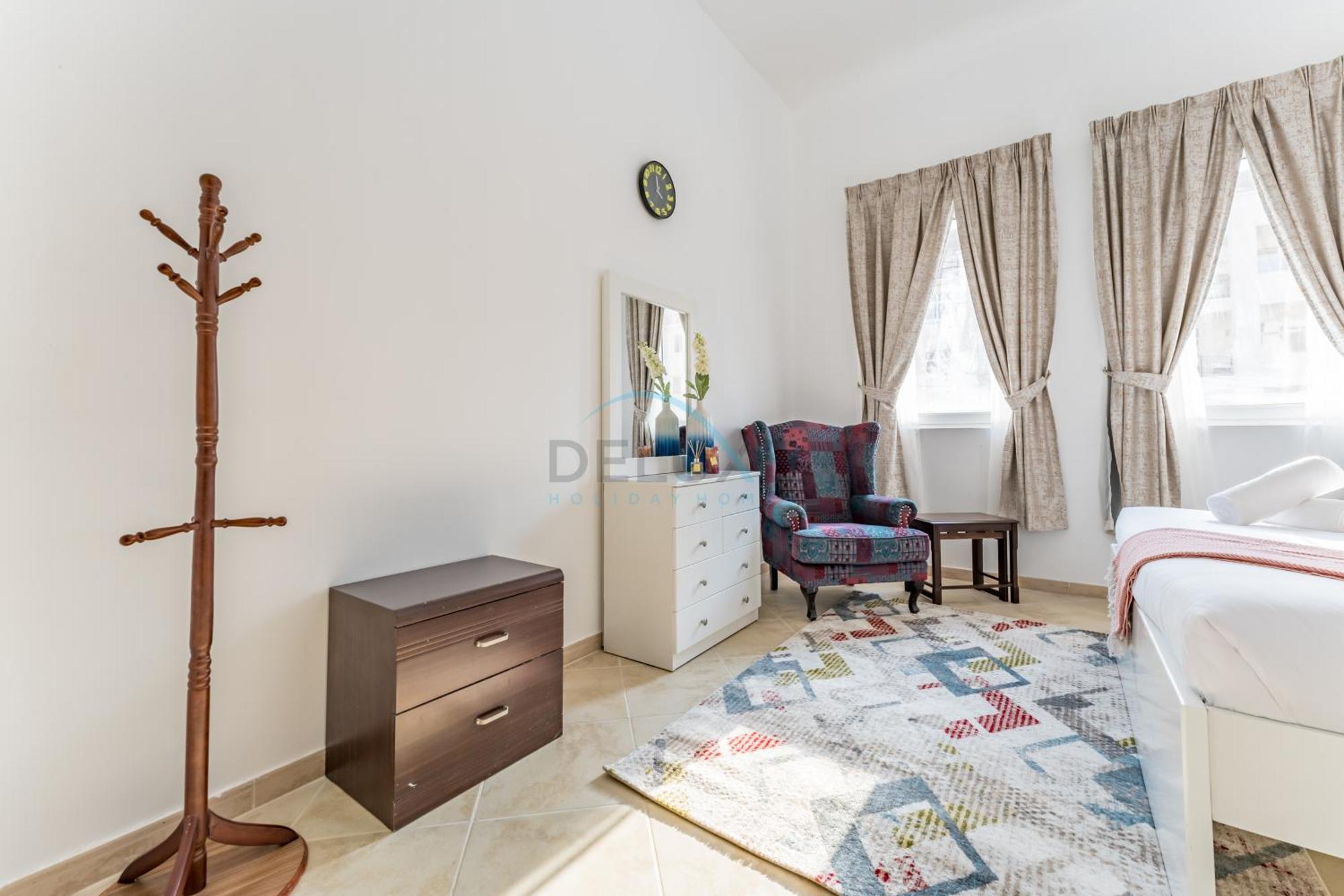 Community View 2br With Private Balcony Near Golf Club, Sherlock House 2, Motor By Deluxe Homes Appartement *