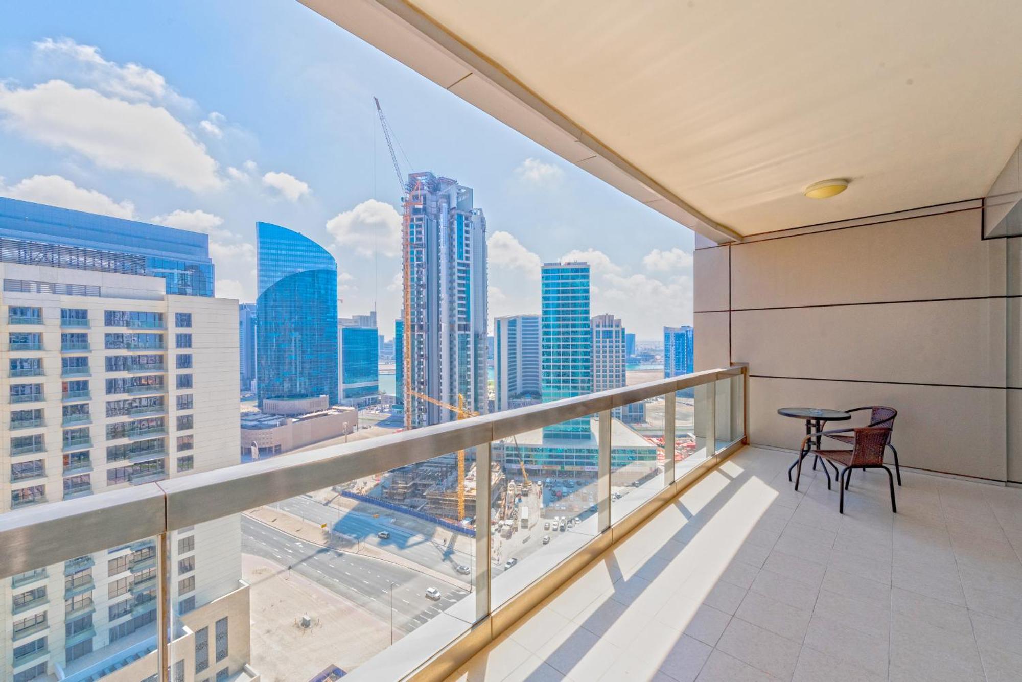 Lovely 1 Bedroom Apartment, Near Mall & Burj Khalifa, Downtown *