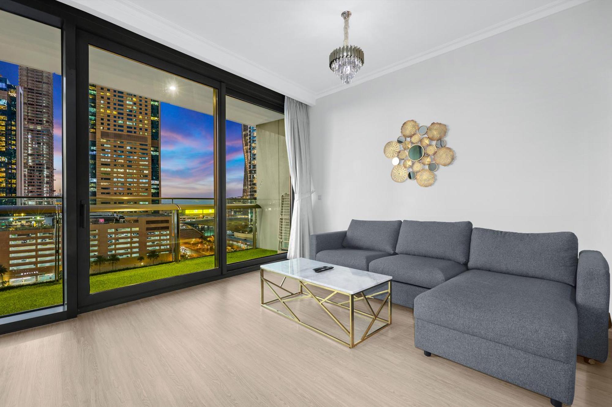 First Class 1br With Skyline View Apartment