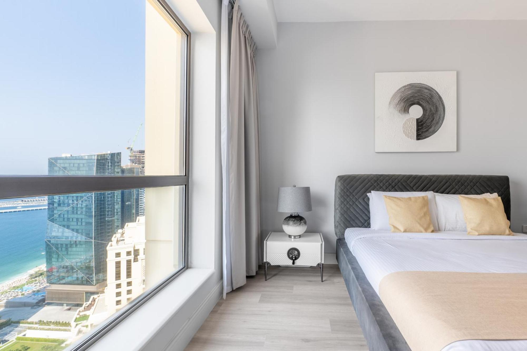 Luxury Jbr - Full Sea View - Free 5* Access Appartamento