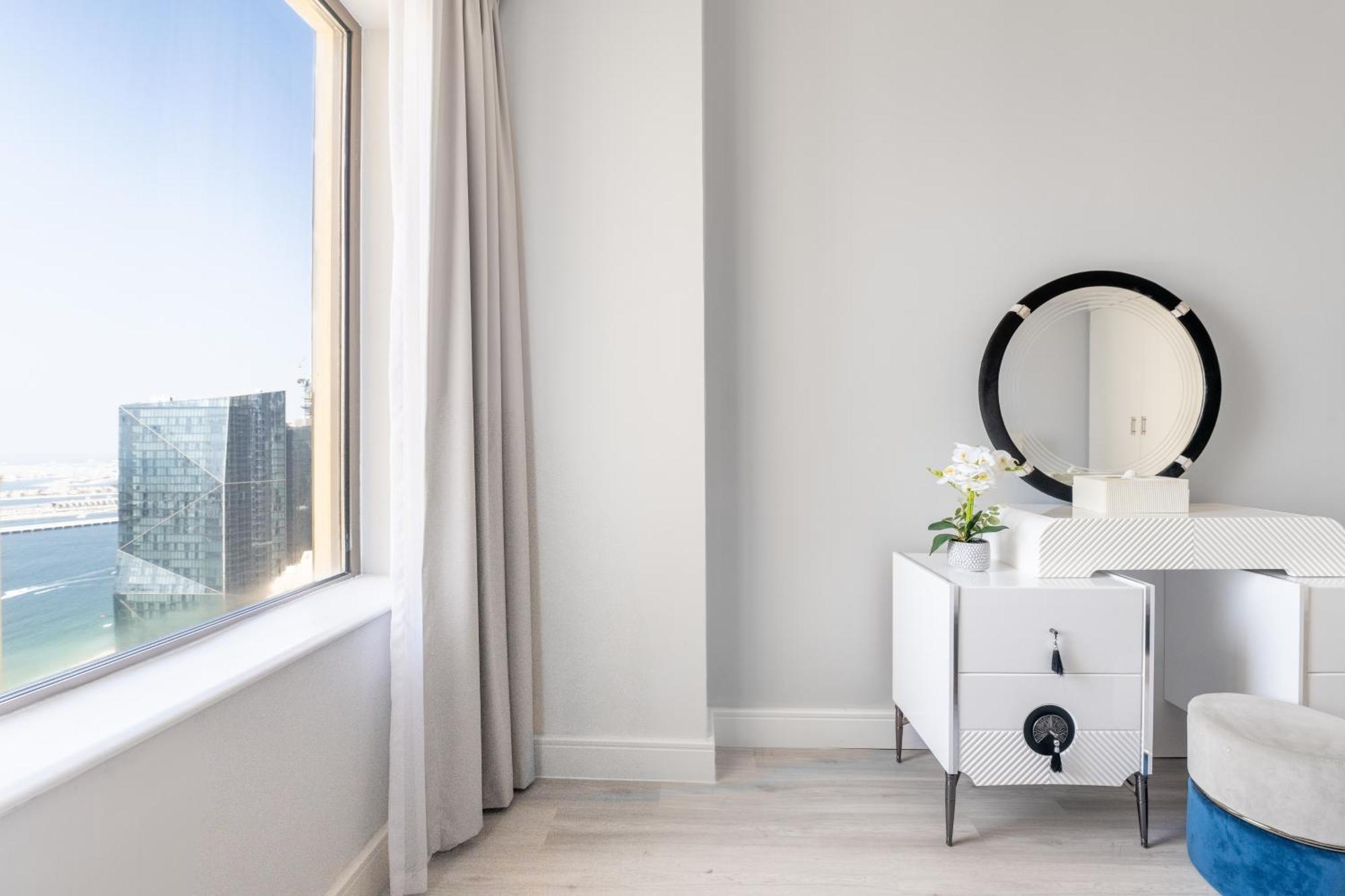 Luxury Jbr - Full Sea View - Free 5* Access Appartamento *