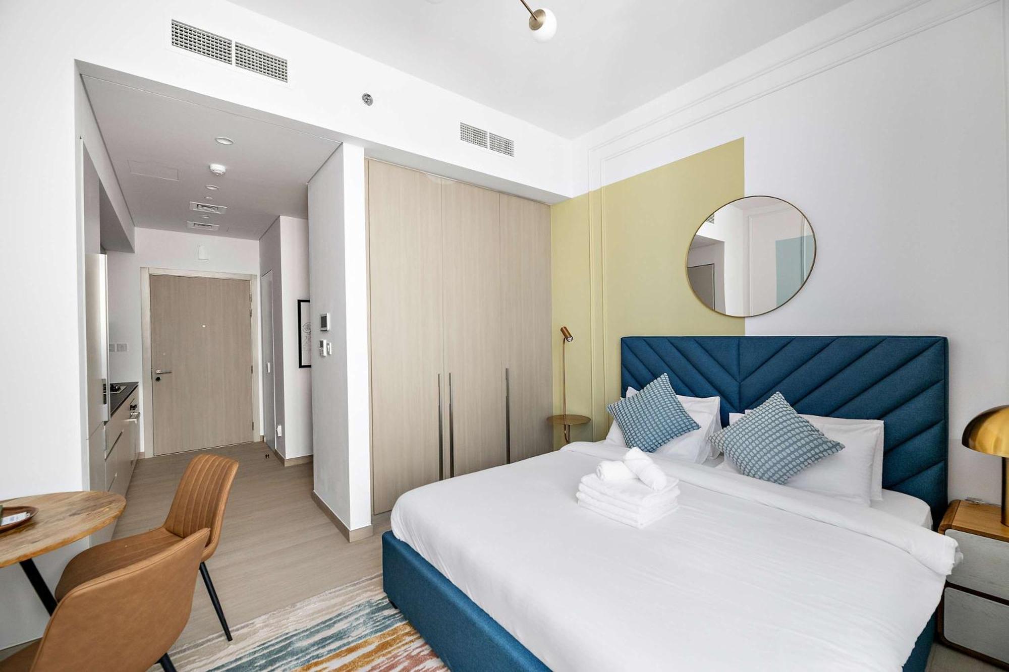 Silkhaus Modern In The Heart Of Vibrant Jvc * Dubai