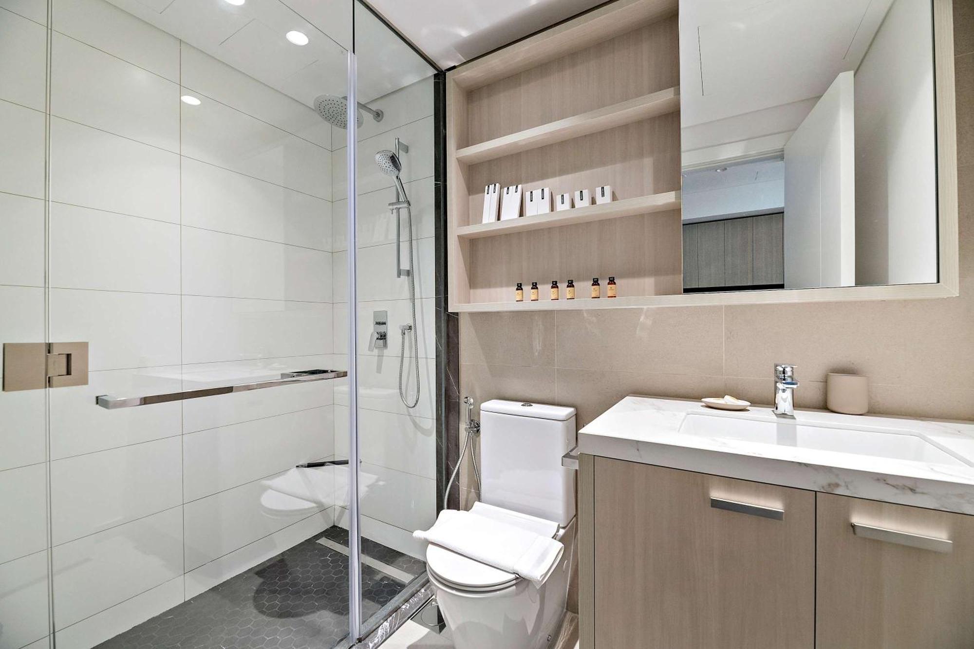 Silkhaus Modern In The Heart Of Vibrant Jvc