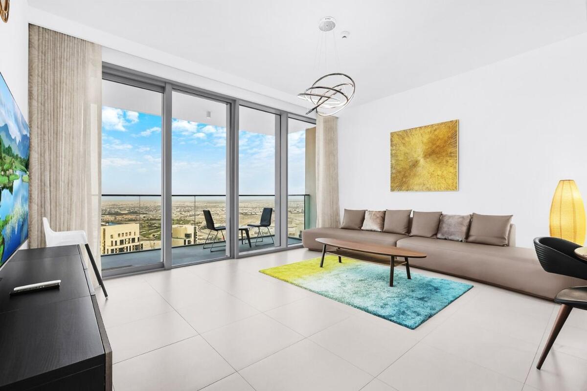 First Class Creek 2br With Balcony, Gym, Pool, And Parking