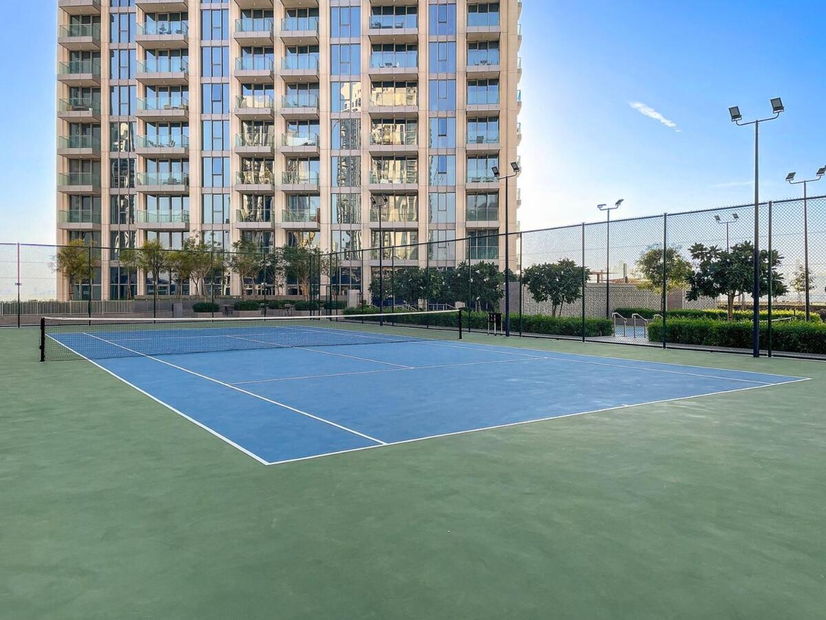 First Class Creek 2br With Balcony, Gym, Pool, And Parking Appartement *