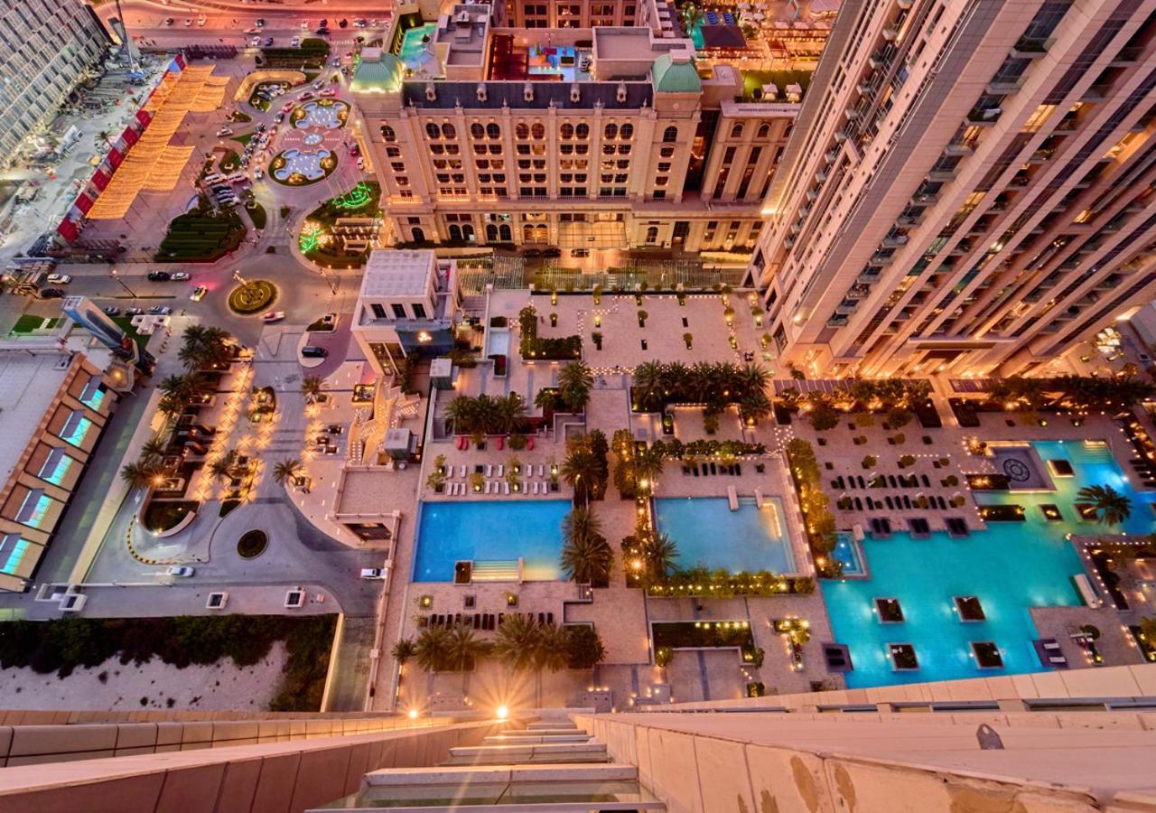 Spacious 1br In Habtoor With Canal Views & Close To Mall Lägenhet Dubai