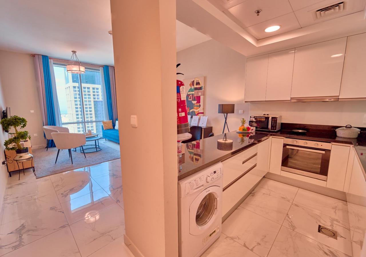 Lägenhet Spacious 1br In Habtoor With Canal Views & Close To Mall