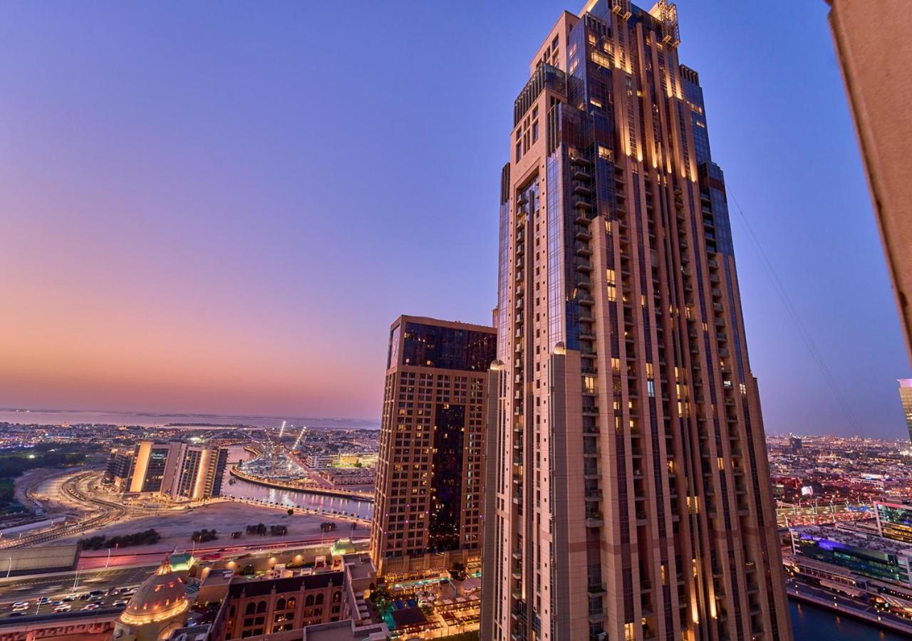 Spacious 1br In Habtoor With Canal Views & Close To Mall Lägenhet Dubai