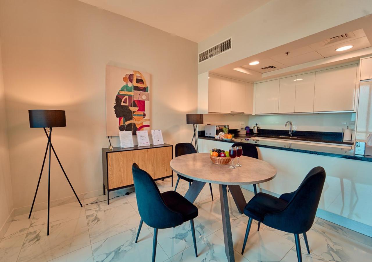 Spacious 1br In Habtoor With Canal Views & Close To Mall