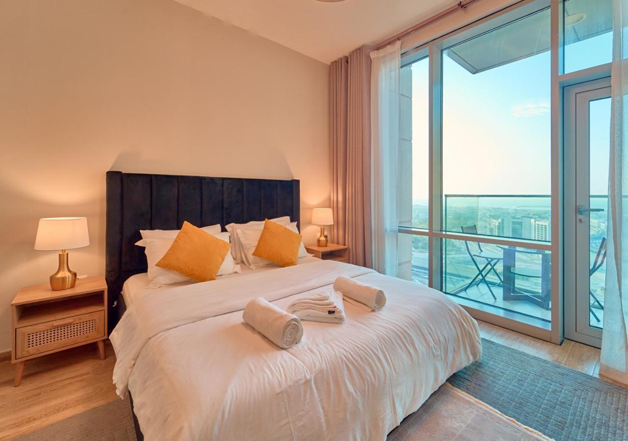 Spacious 1br In Habtoor With Canal Views & Close To Mall * Dubai