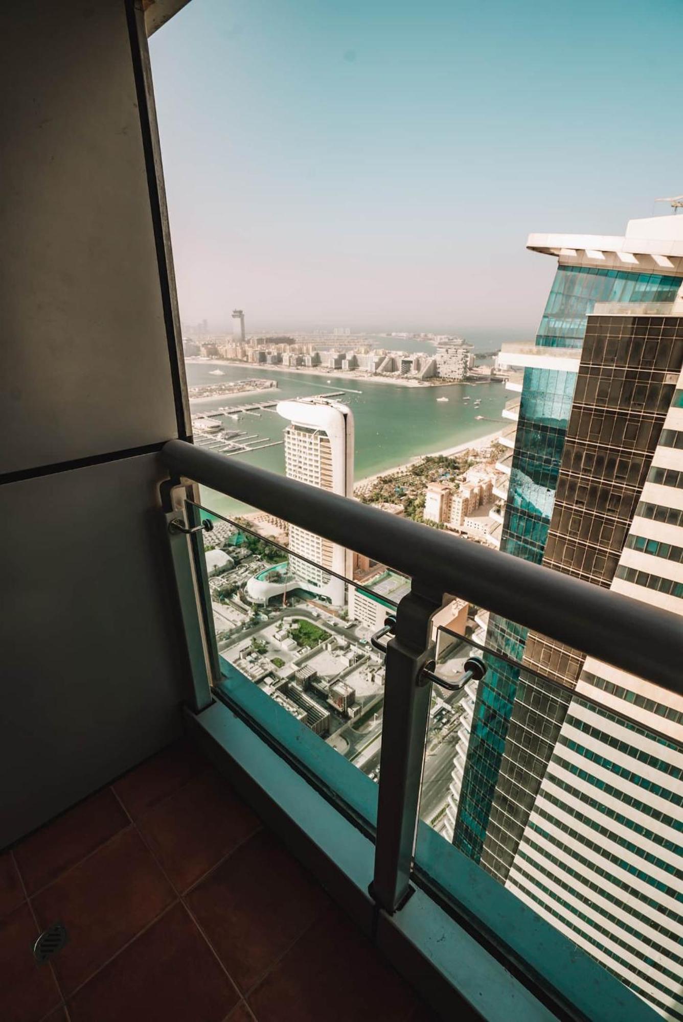 Marina Sea View,elegant And Spacious - High Floor Apartment