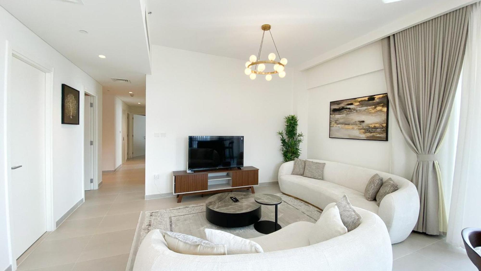 Spacious 3br, Private Access *
