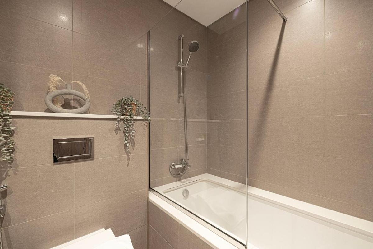 Appartement Fabulous 2br With Burj Khalifa And Fountain Views - 5-min Walk To Mall And Souk Al Bahar
