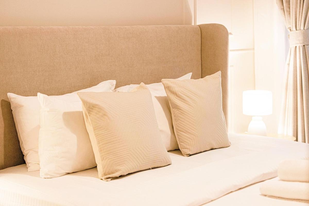 Fabulous 2br With Burj Khalifa And Fountain Views - 5-min Walk To Mall And Souk Al Bahar