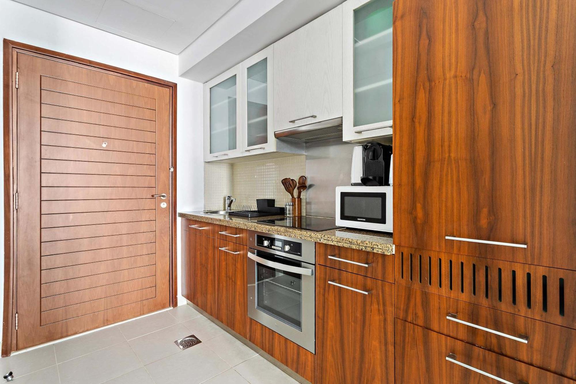 Silkhaus Spacious In Boulevard With Gym & Pool