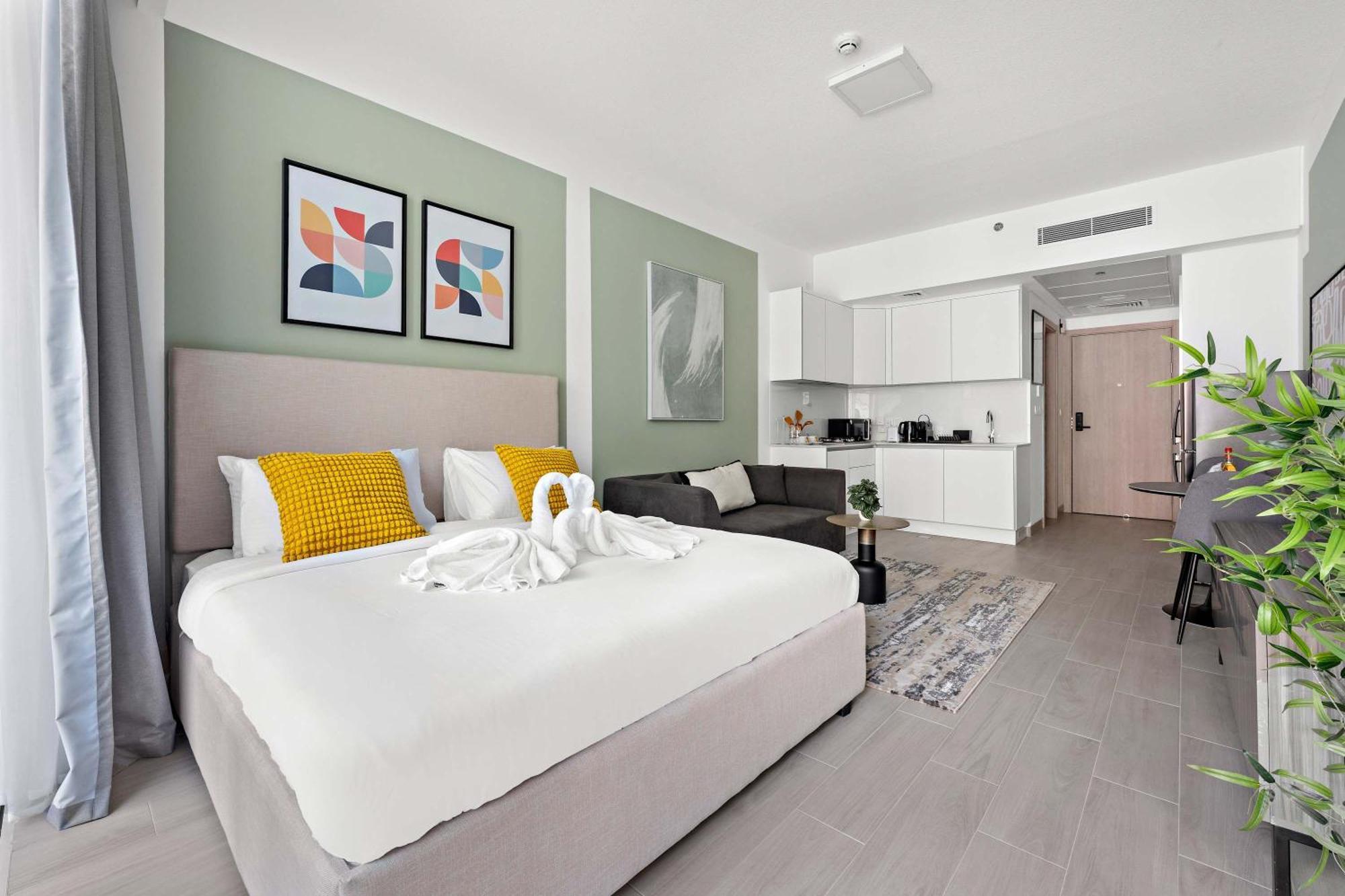 Silkhaus In Jvc New At Luma21 With Double Bed Appartement *