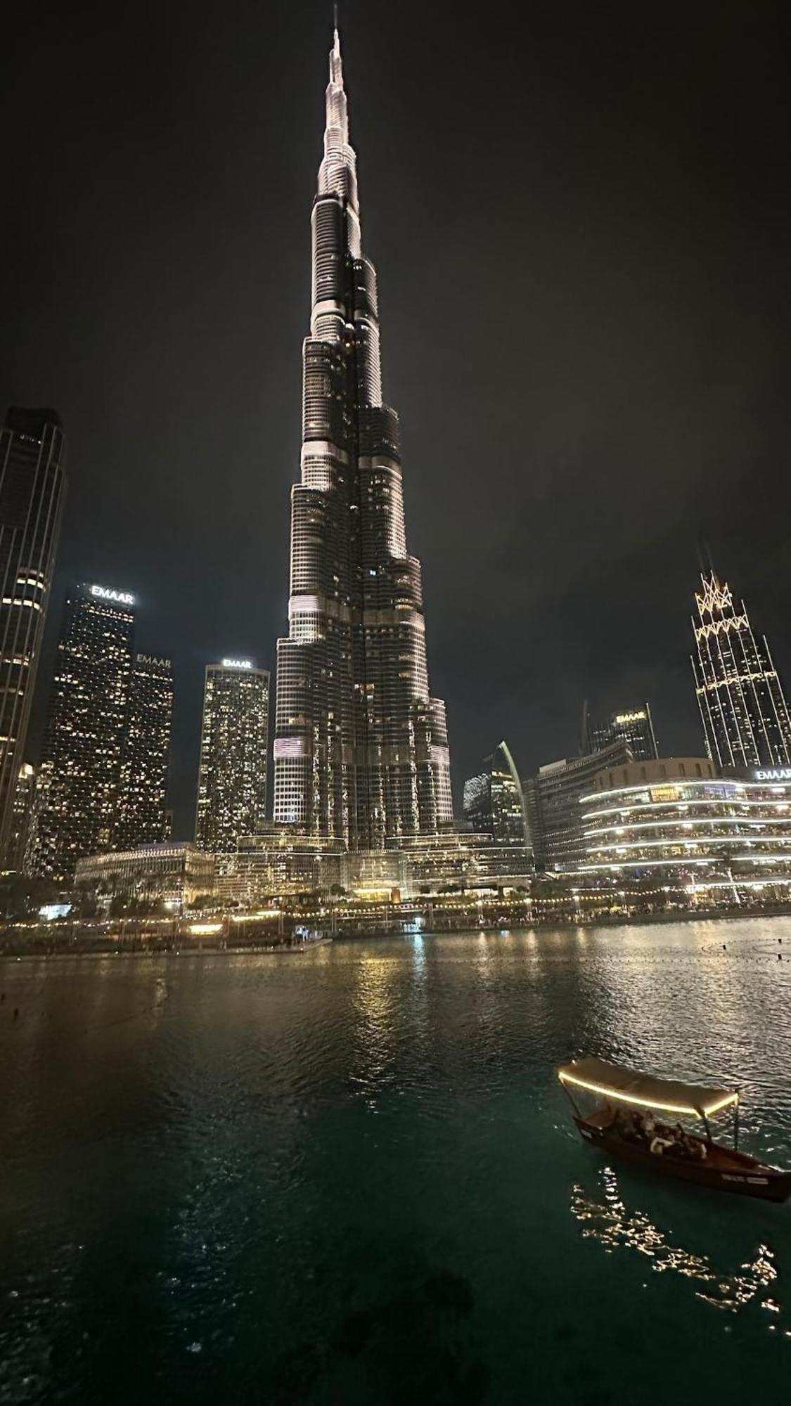 I Burj Retreat I Piano & Workstation Dubaï