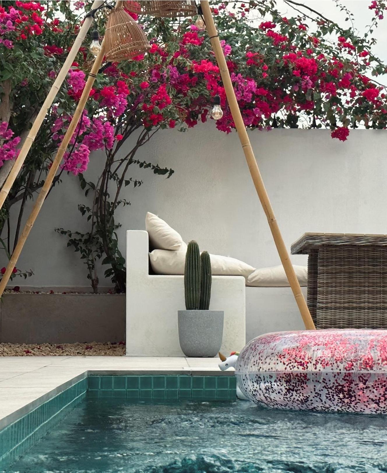 Vilă Villa, A Local Experience Dubai