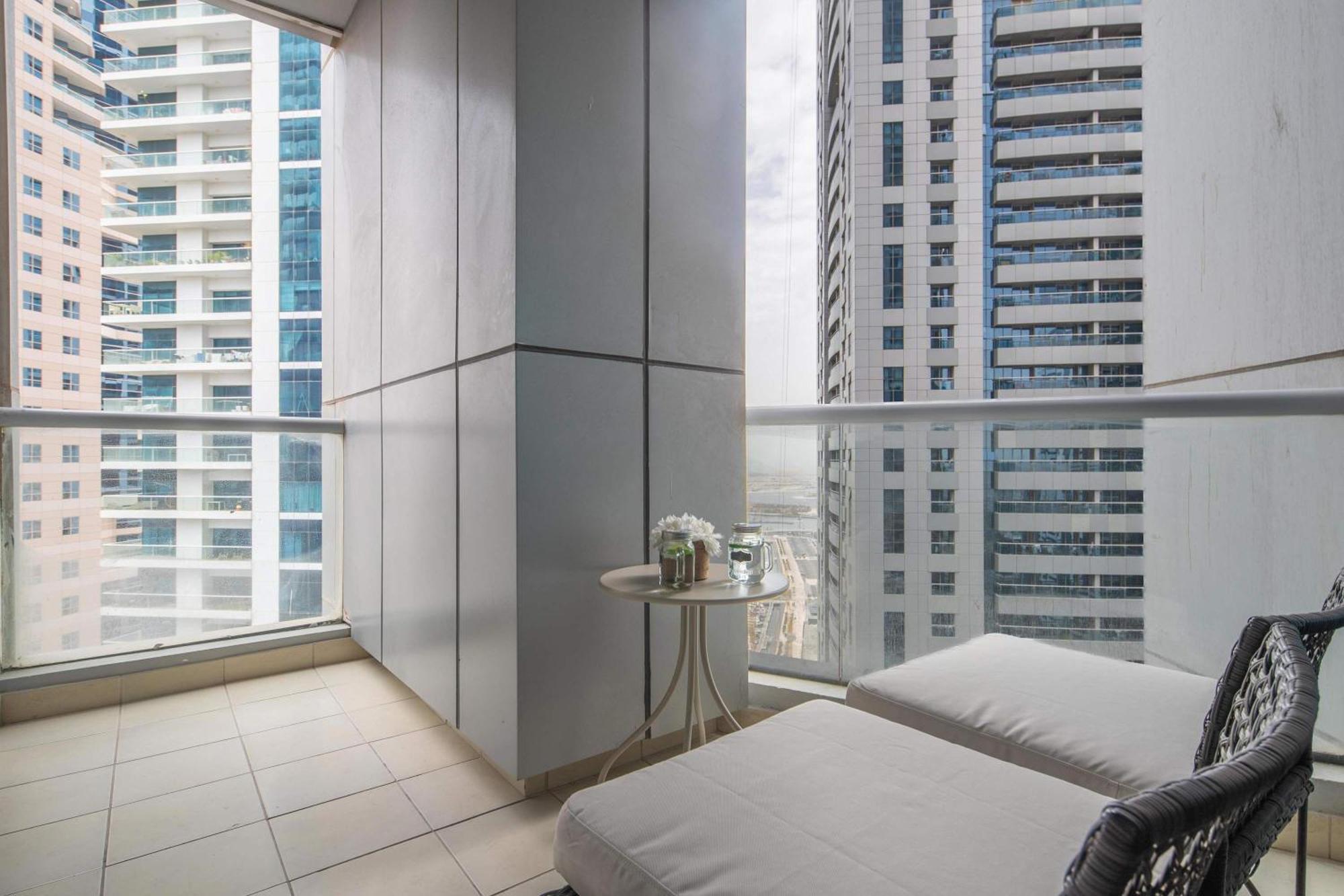 Frank Porter - Torch Tower Appartement
