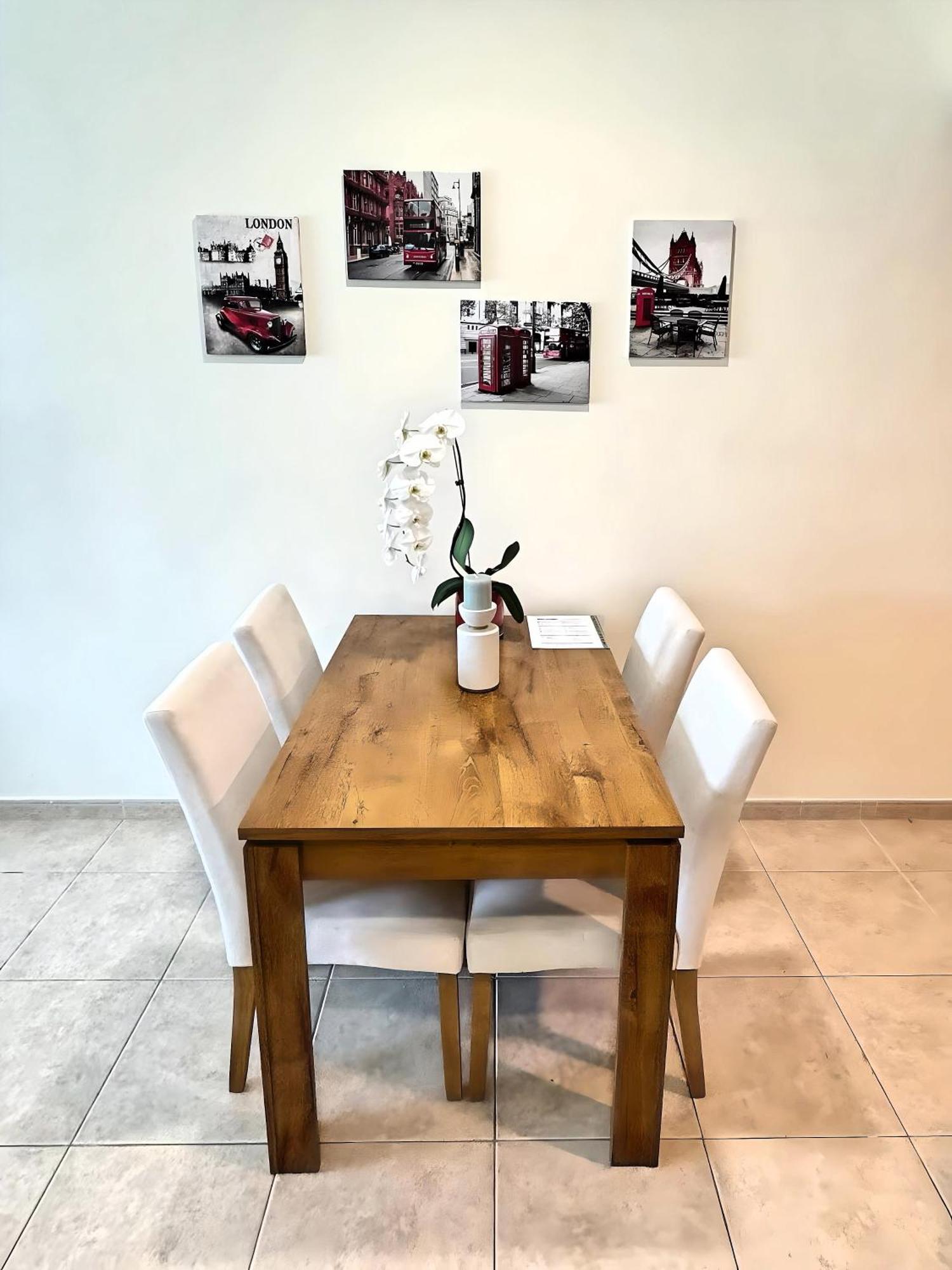 Stunning 1 Bedroom In Marina Apartamento *