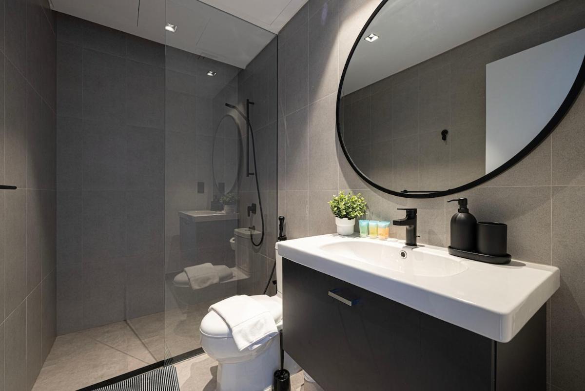 Luxury 2br Burj Khalifa And Canal View Pool Jacuzzi Appartement Dubaï