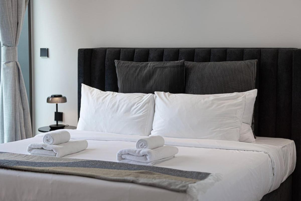 Luxury 2br Burj Khalifa And Canal View Pool Jacuzzi Appartement *