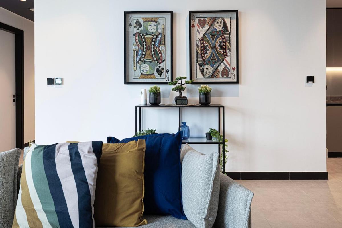 Luxury 2br Burj Khalifa And Canal View Pool Jacuzzi Appartement *