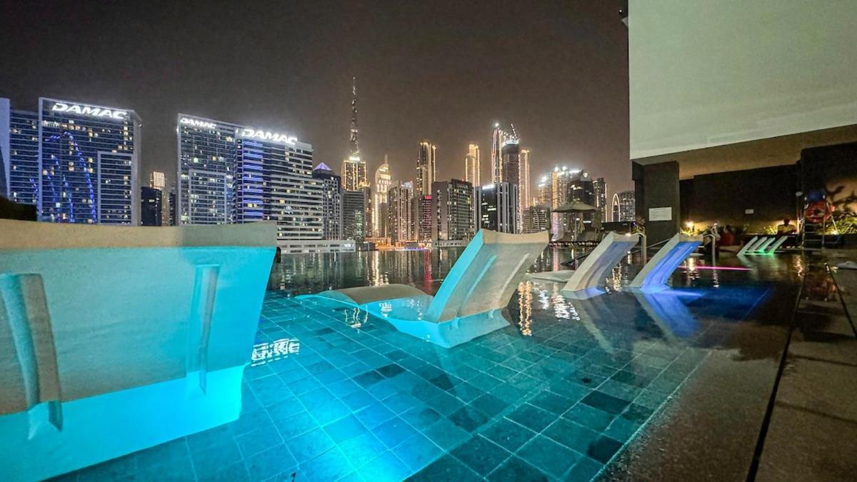 Luxury 2br Burj Khalifa And Canal View Pool Jacuzzi Appartement