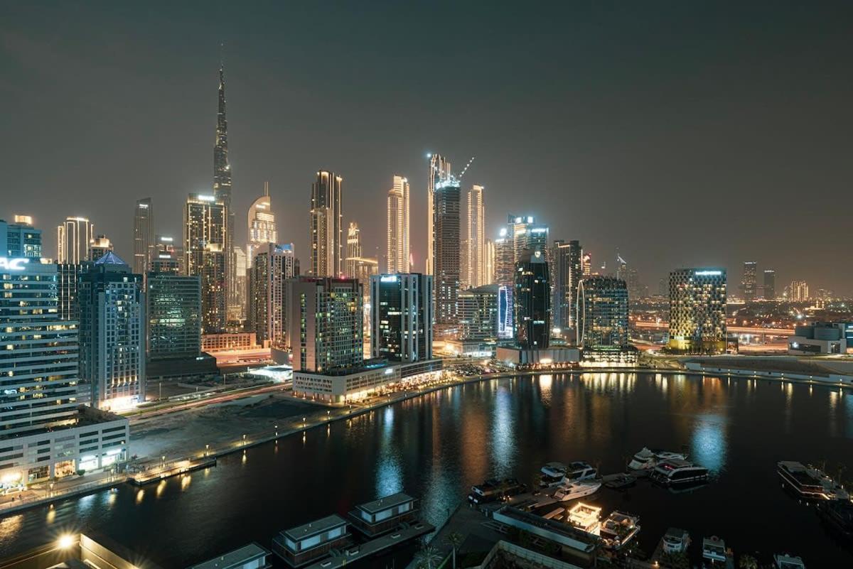 Luxury 2br Burj Khalifa And Canal View Pool Jacuzzi Appartement Dubaï