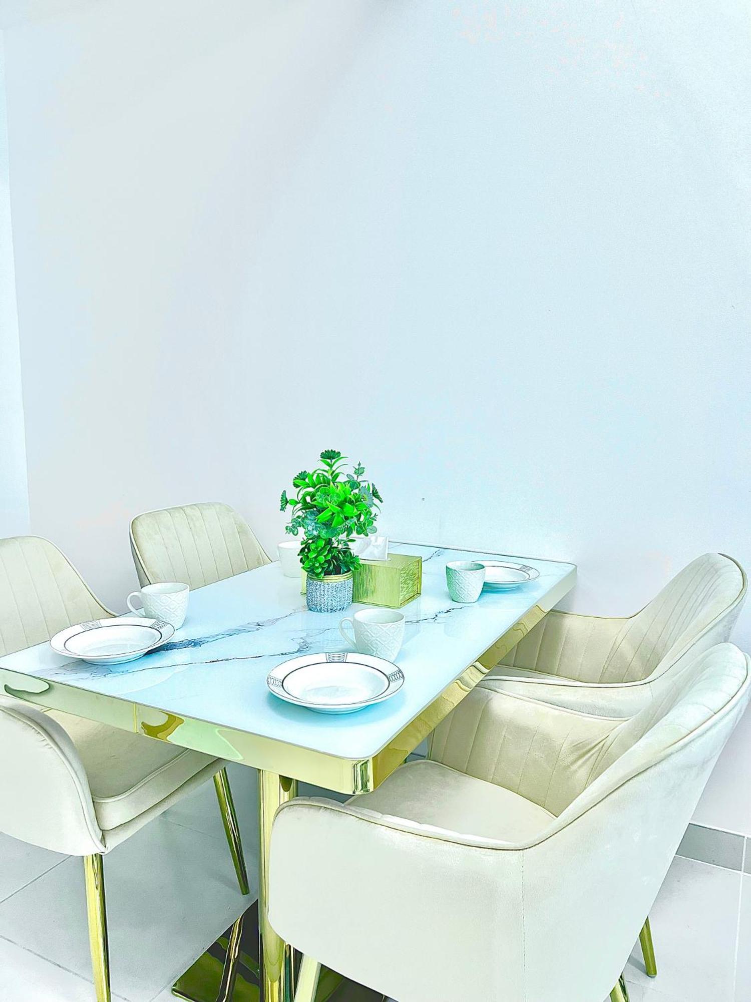 Stunning 2br Marina View Close To Jbr Appartement *