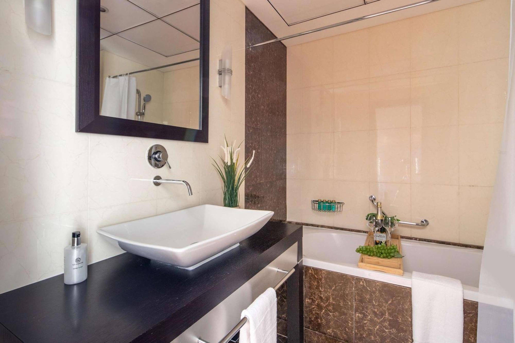 Appartement Frank Porter - Lakes Dubaï