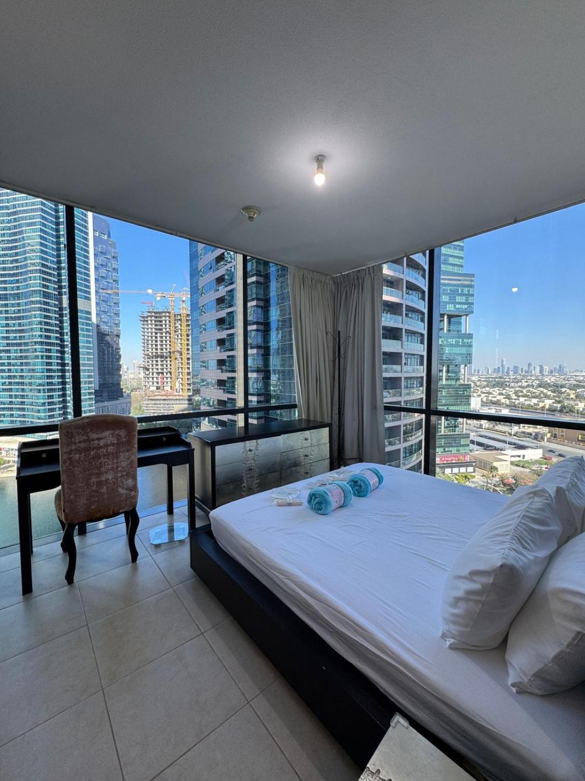 Click - Jlt - 2 Bedroom & Balcony Lakes View Entire -ss Appartement *
