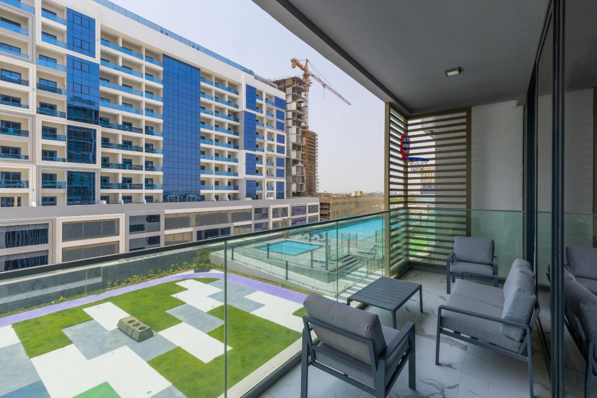 Vayk - Spacious 2bd Near Park And Mall *