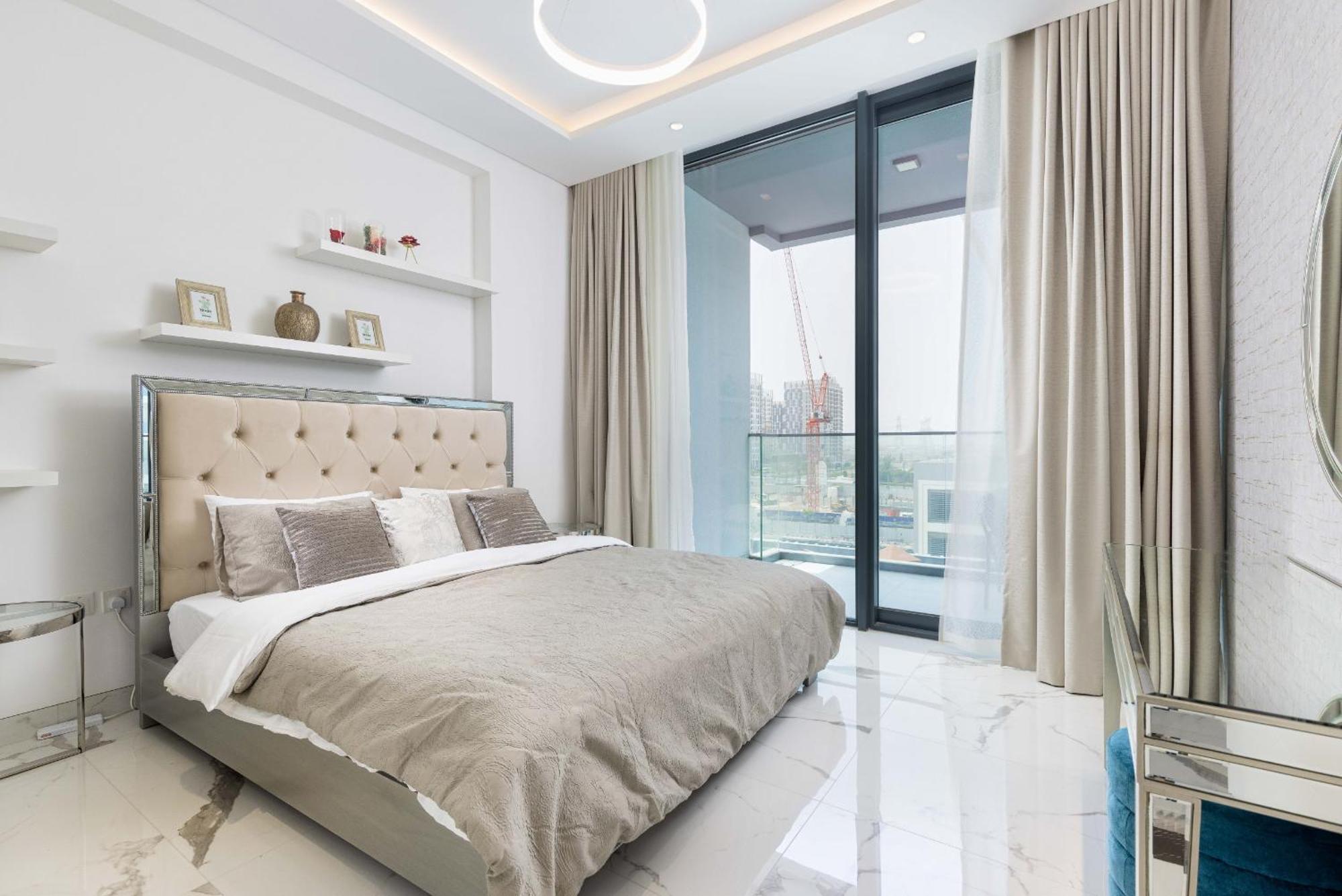 Vayk - Spacious 2bd Near Park And Mall Dubaï