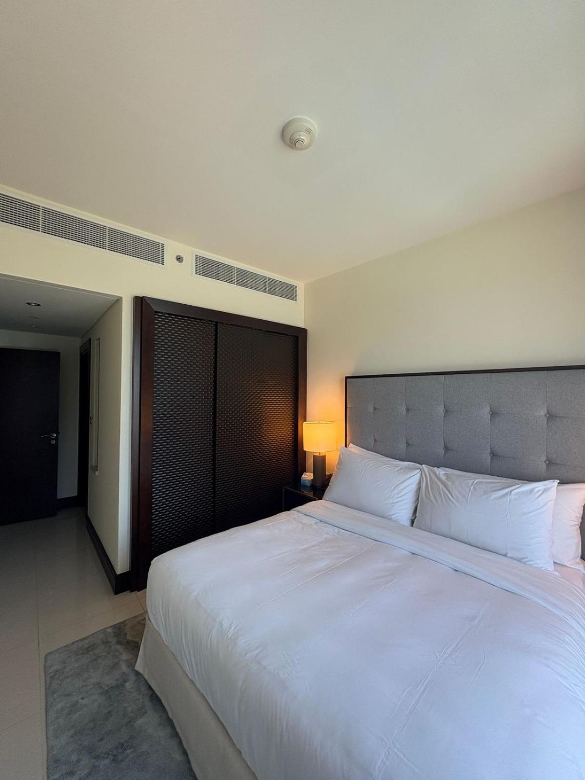 Residencial In Address Downtown Connected To Mall Appartement *