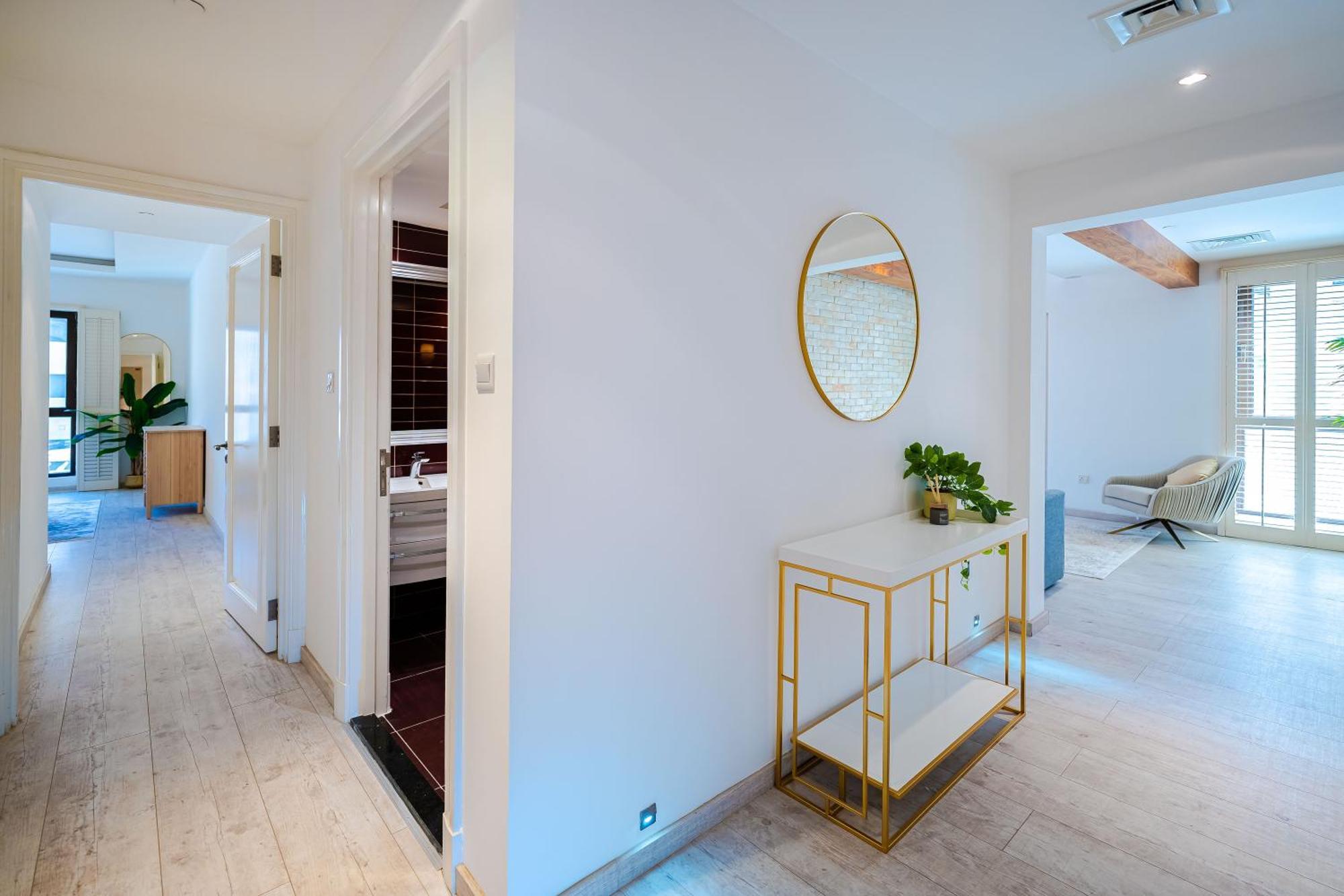 Contemporary 1 Bedroom 10 Minutes Walk To Mall Near Burj Khalifa Dubaï