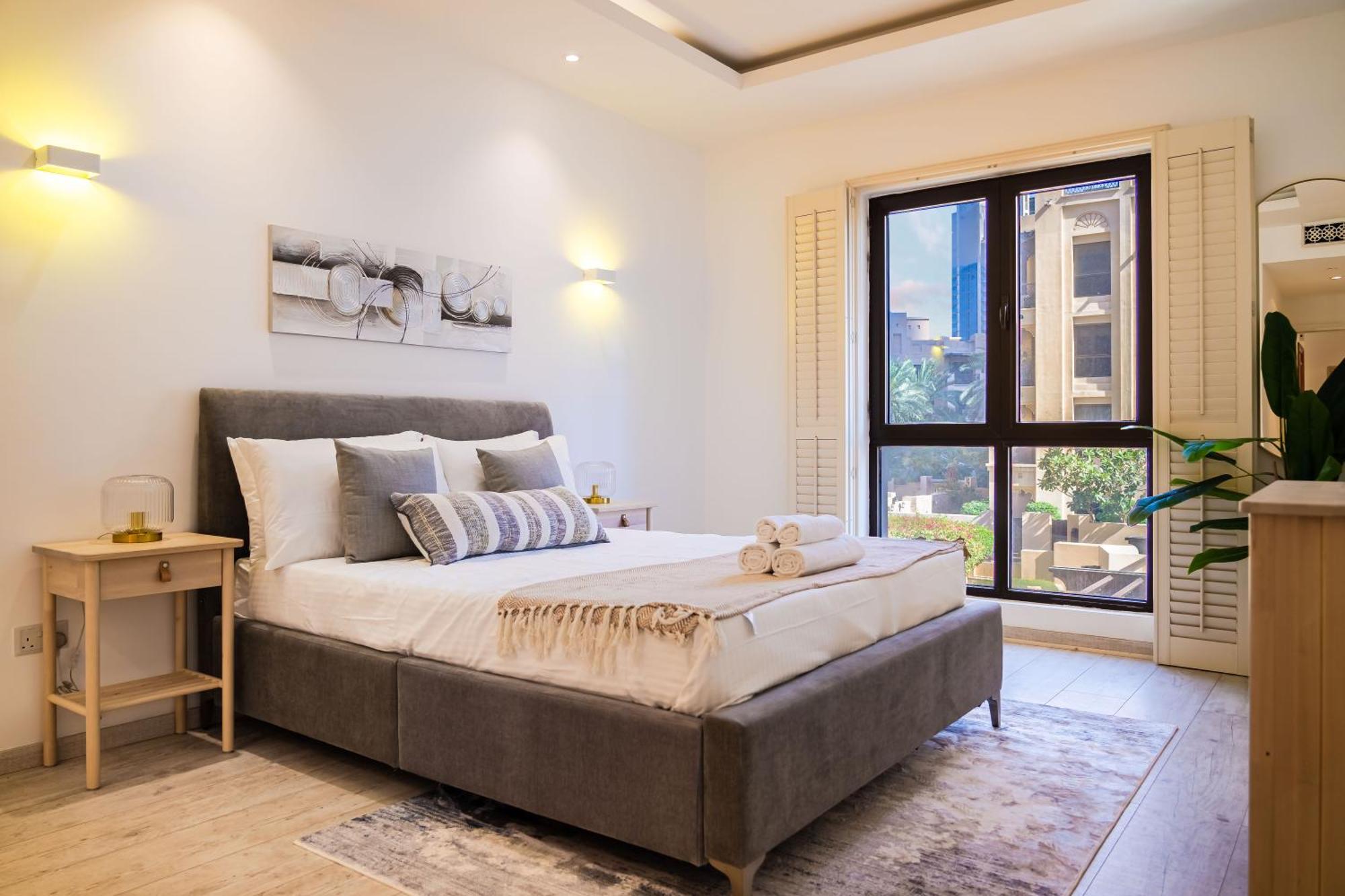 Contemporary 1 Bedroom 10 Minutes Walk To Mall Near Burj Khalifa Appartement *