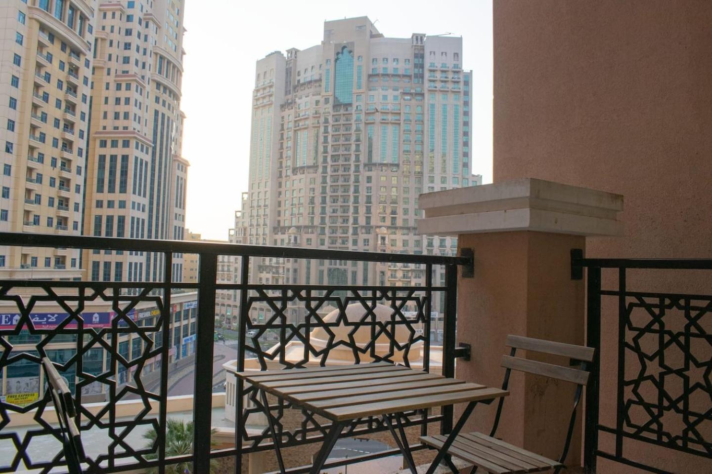 Your Silicon Oasis Escape-1bhk Appartement